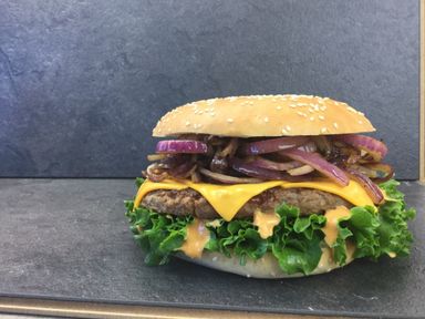 Red-Onion Cheeseburger